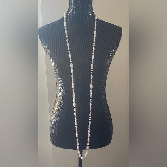 Vintage White Oval Plastic Long Necklace - Picture 1 of 4